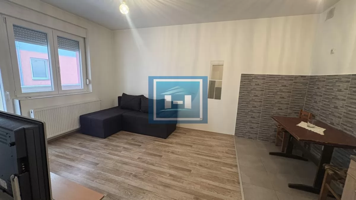 Odličan stan u širem centru – 41 m², prvi sprat, zgrada sa liftom 3