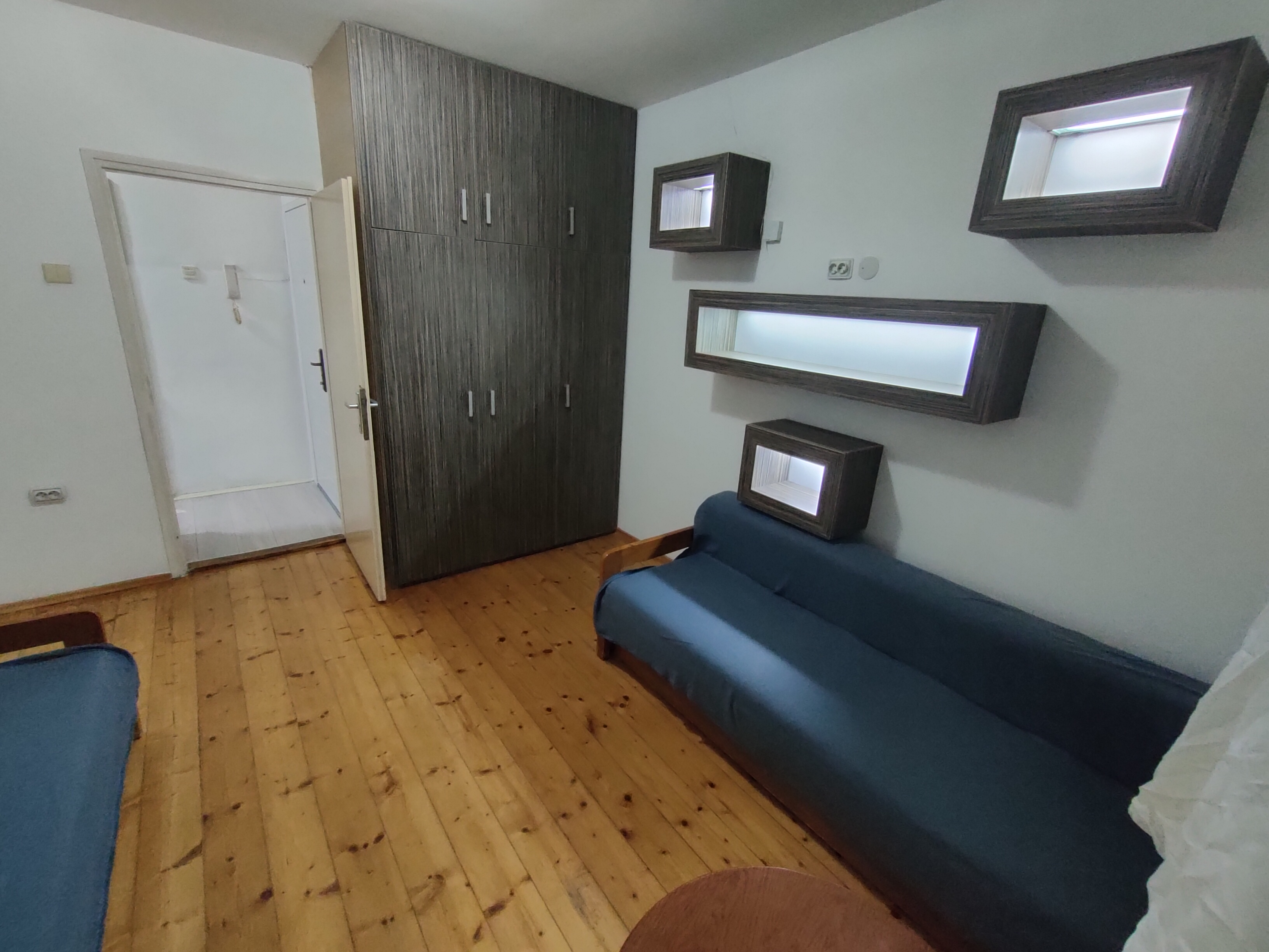 Dvosoban stan u samom centru grada u mirnoj ulici punoj zelenila na 20 metara od Kralja Petra I 1