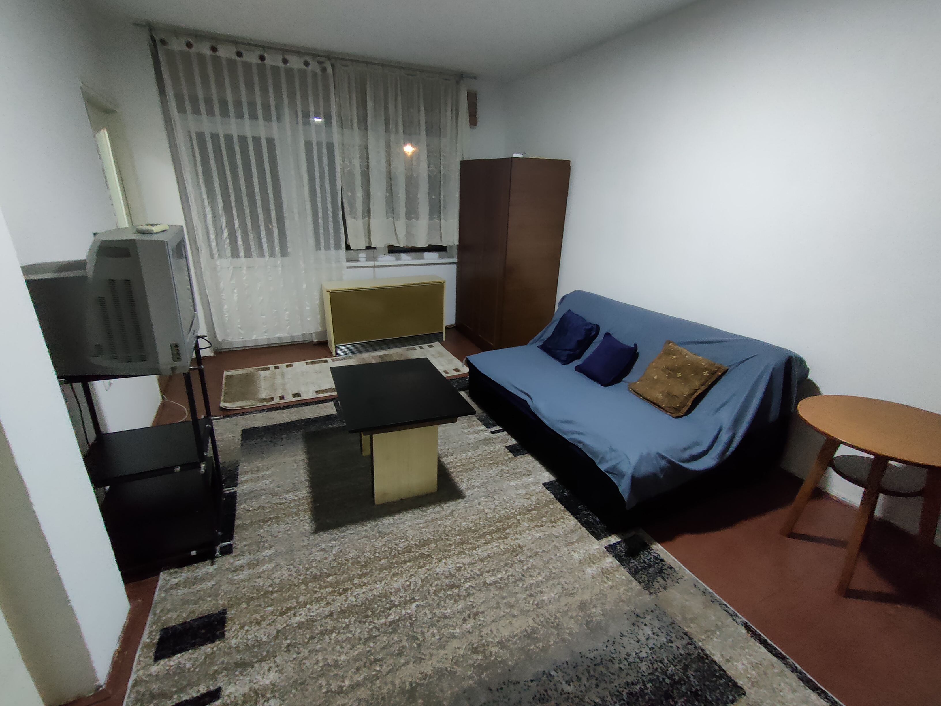 Dvosoban stan u samom centru grada u mirnoj ulici punoj zelenila na 20 metara od Kralja Petra I 4