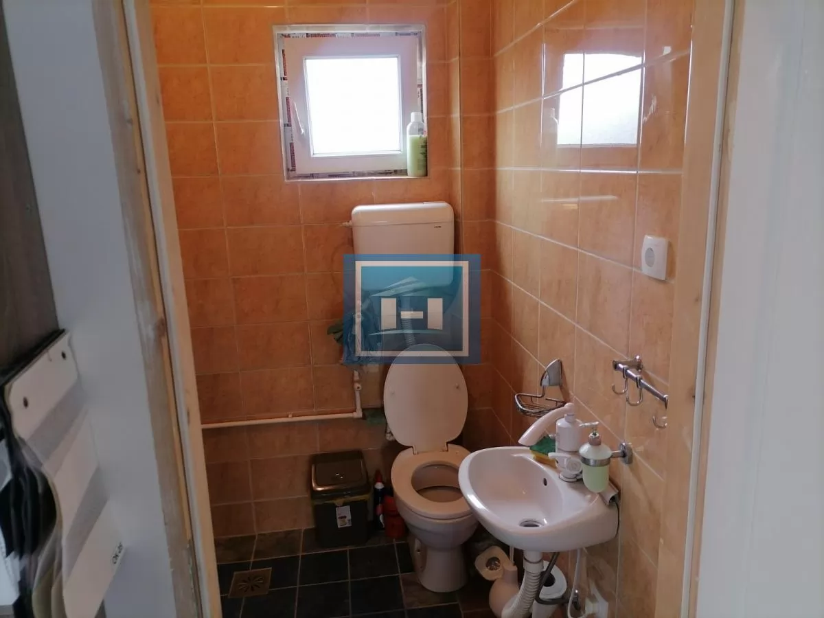 IZDAJE SE POSLOVNO–SKLADIŠNI OBJEKAT – 10