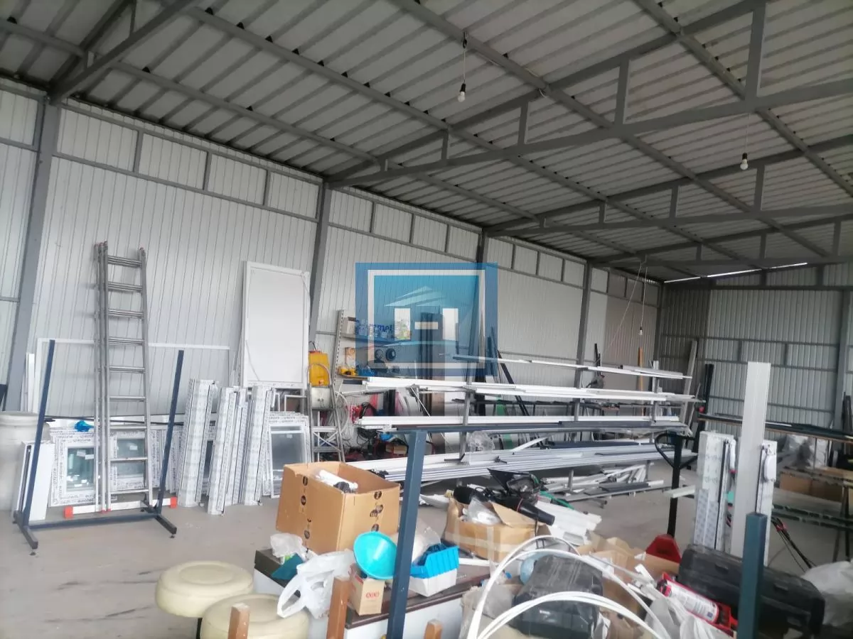 IZDAJE SE POSLOVNO–SKLADIŠNI OBJEKAT – 12