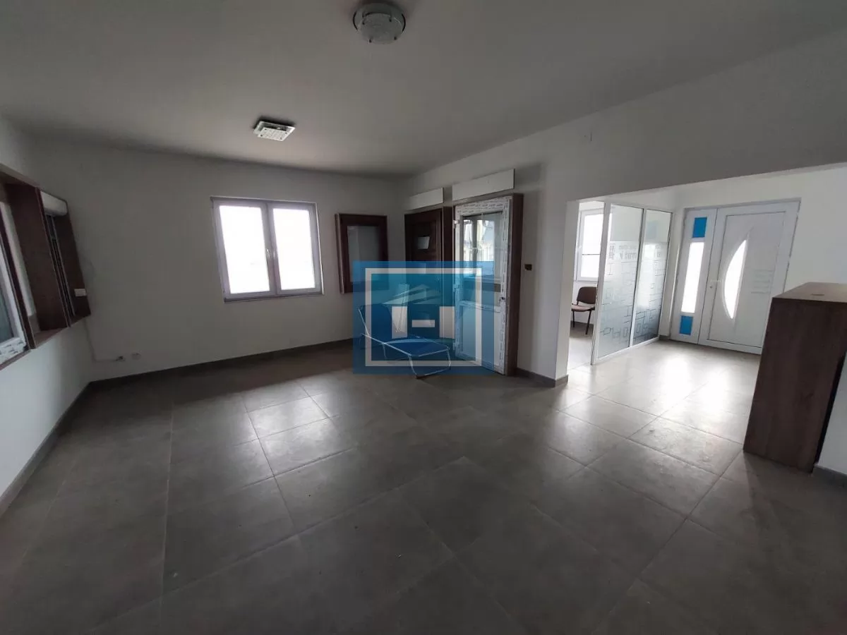 IZDAJE SE POSLOVNO–SKLADIŠNI OBJEKAT – 7