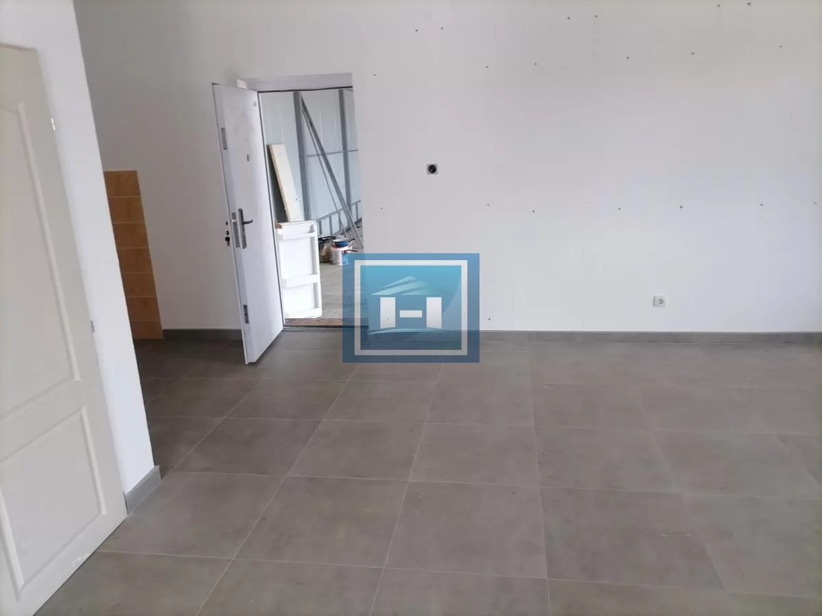 IZDAJE SE POSLOVNO–SKLADIŠNI OBJEKAT – 8