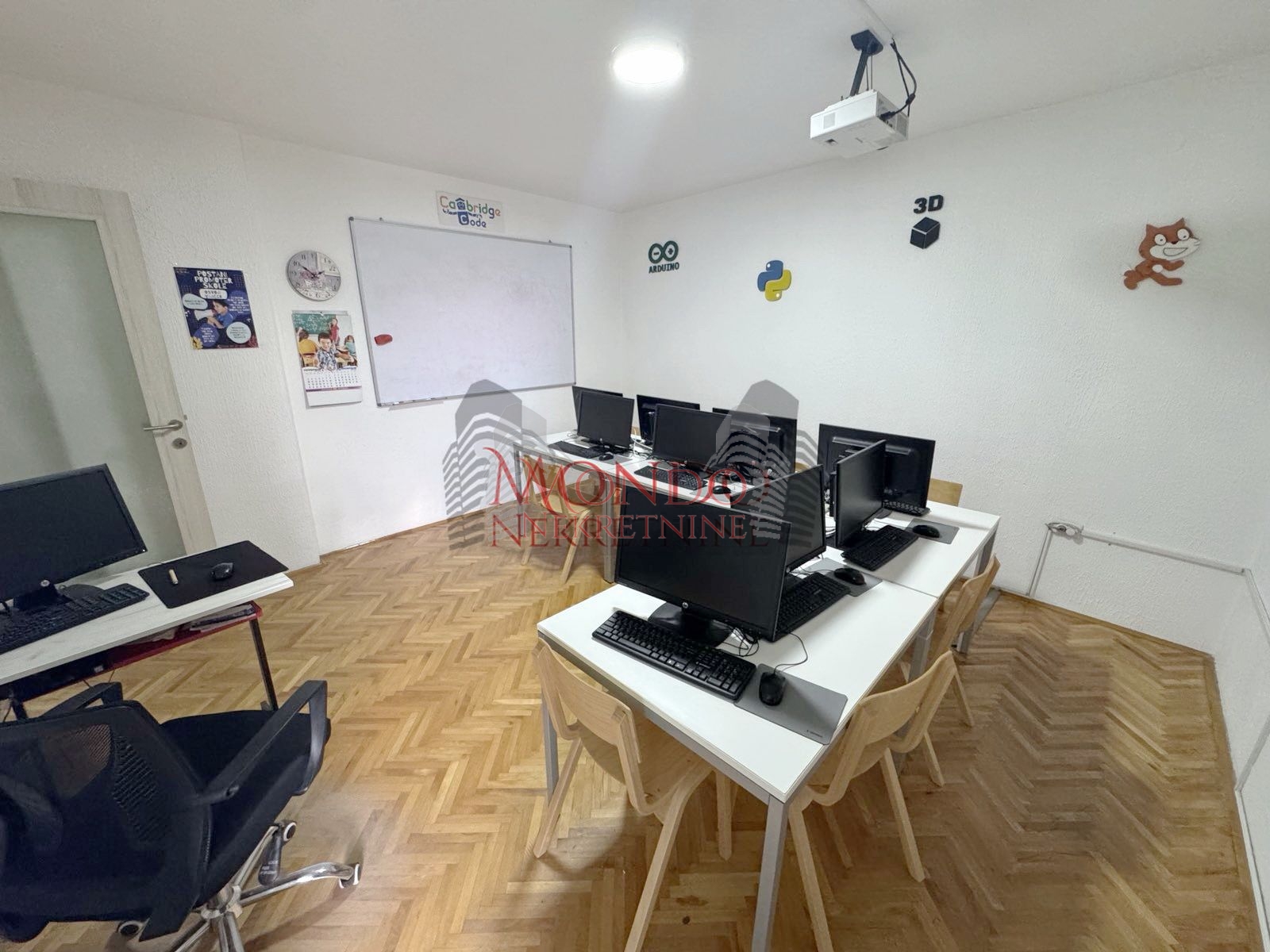 Dvosoban stan u samom centru grada kod hotela Ambasador 8