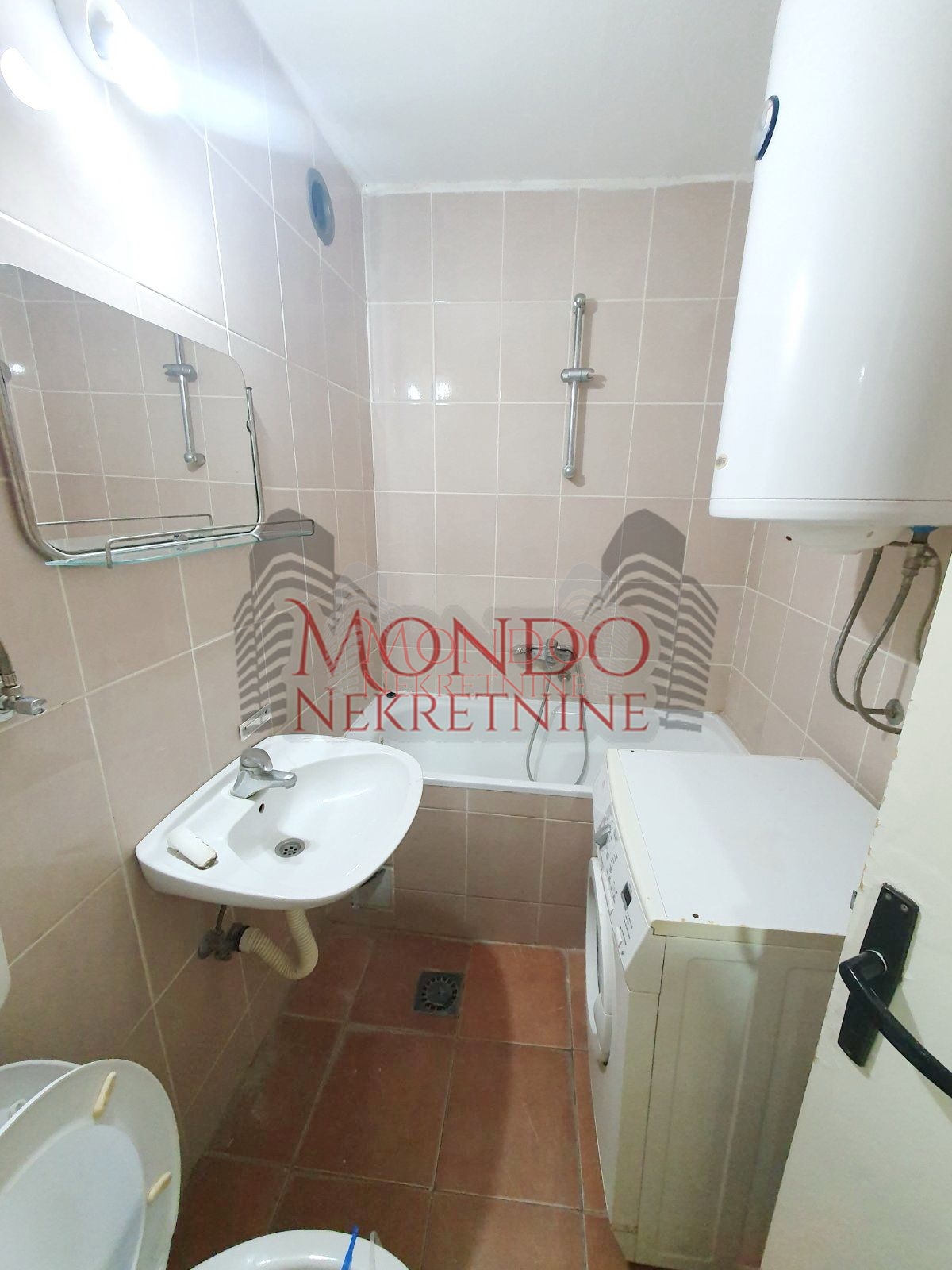 Dvosoban stan kod fakulteta Zaštite na radu 9