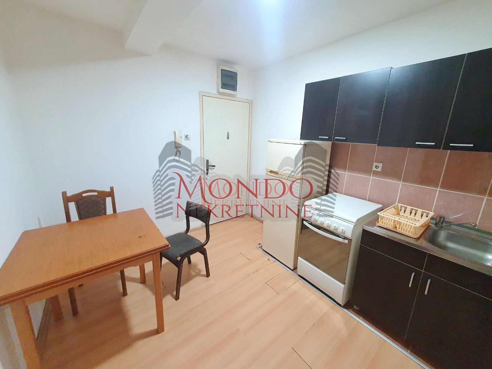 Dvosoban stan kod fakulteta Zaštite na radu 6