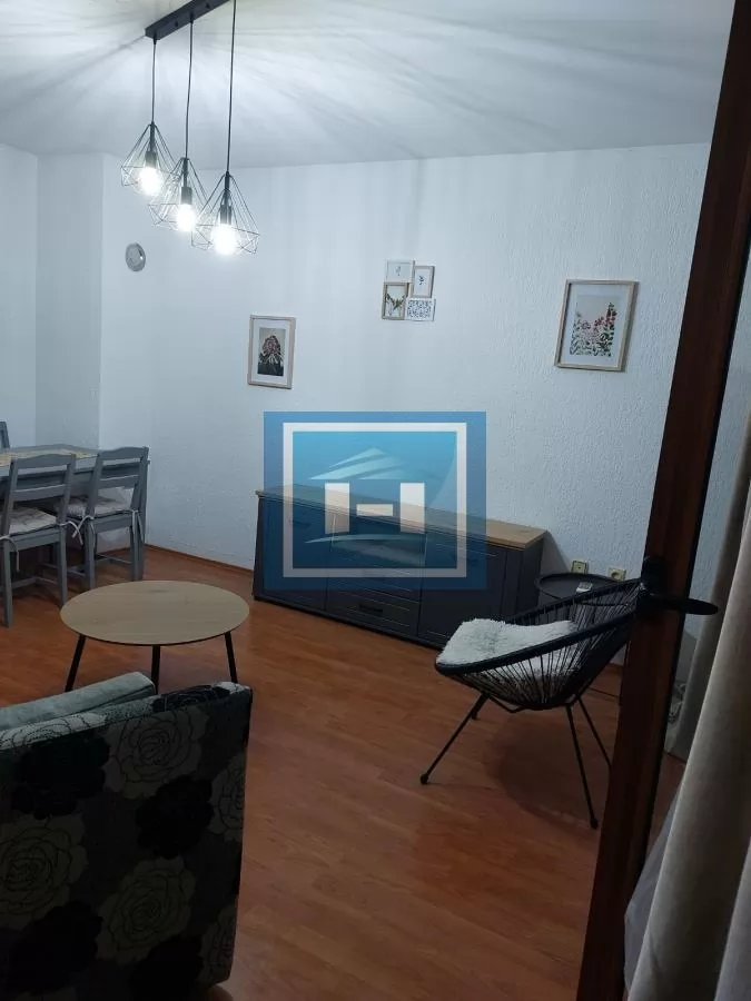 Izdajemo opremljen stan na odličnoj lokaciji! 9