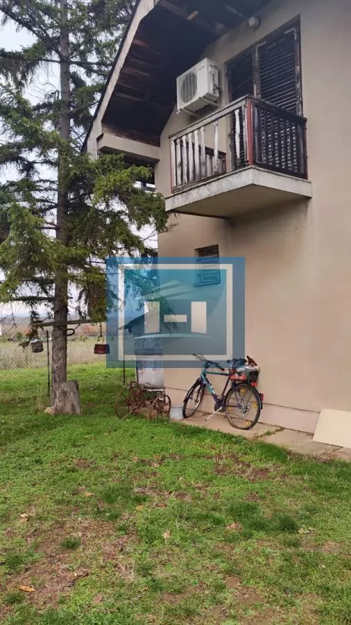 Kuća u okolini Jagodine na dva nivoa odmah useljiva sa svim priključcima 1