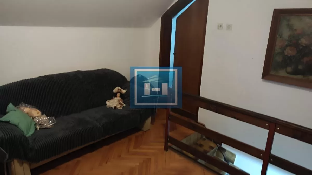 Kuća u okolini Jagodine na dva nivoa odmah useljiva sa svim priključcima 19