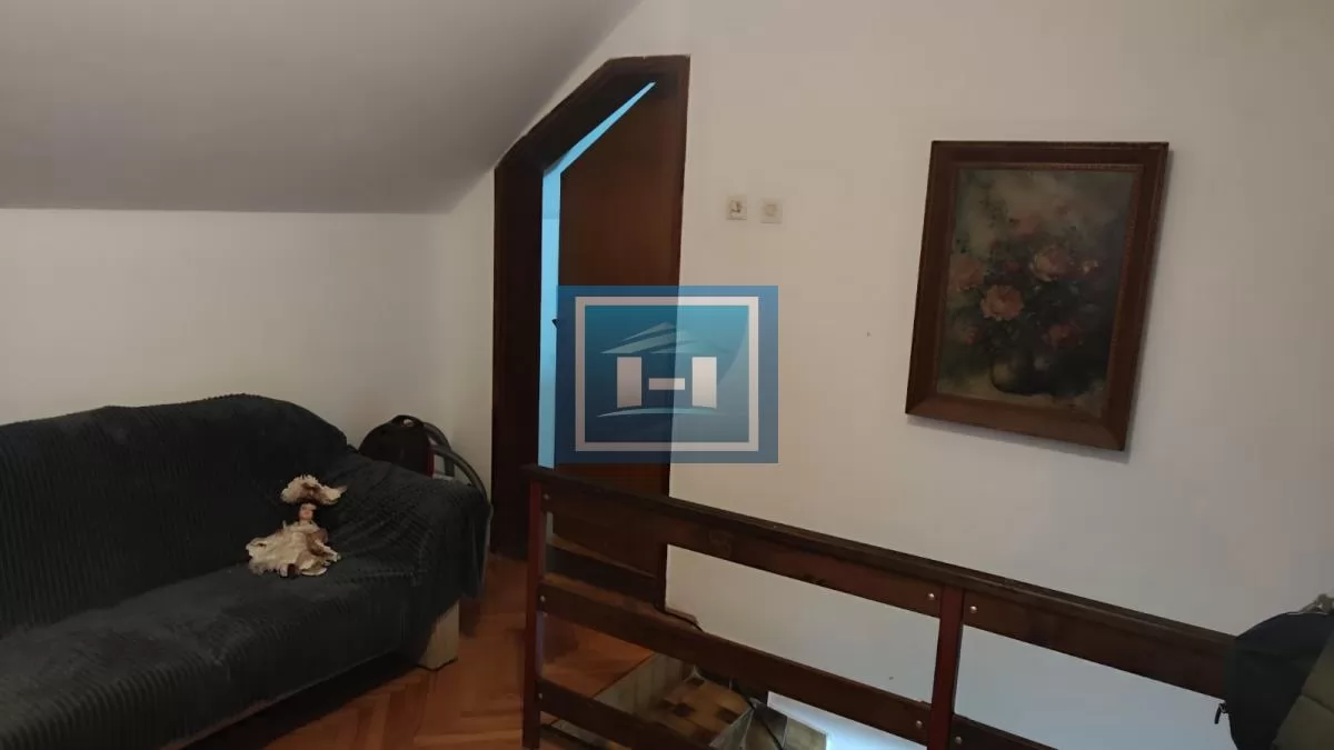 Kuća u okolini Jagodine na dva nivoa odmah useljiva sa svim priključcima 20