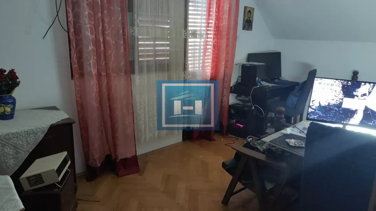 Kuća u okolini Jagodine na dva nivoa odmah useljiva sa svim priključcima 24