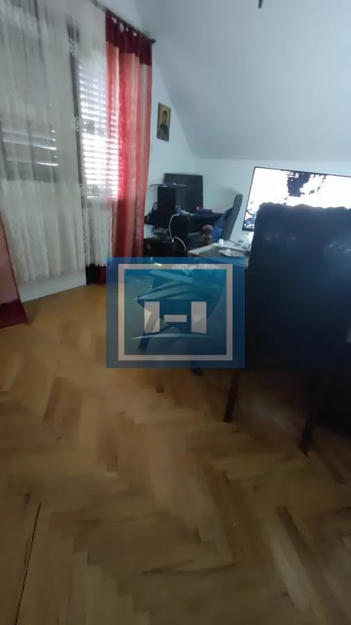 Kuća u okolini Jagodine na dva nivoa odmah useljiva sa svim priključcima 27