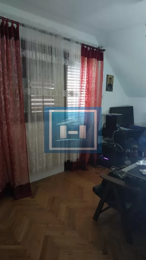 Kuća u okolini Jagodine na dva nivoa odmah useljiva sa svim priključcima 28