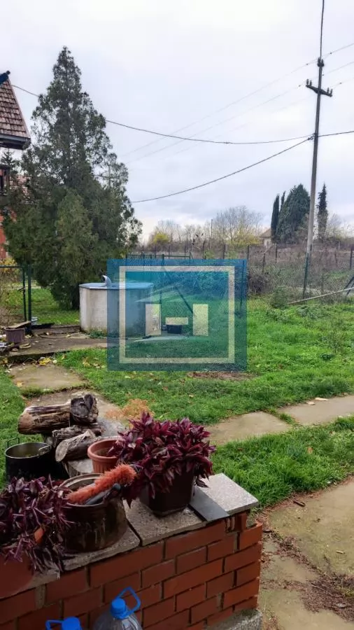 Kuća u okolini Jagodine na dva nivoa odmah useljiva sa svim priključcima 4