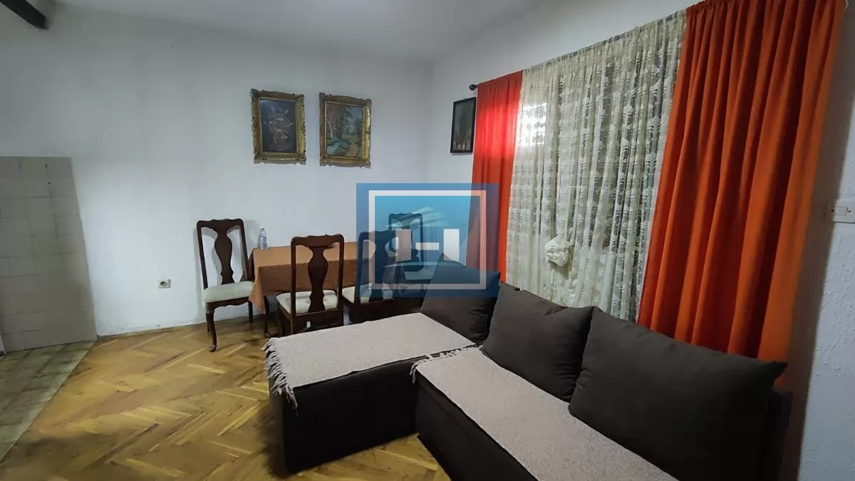 Kuća u okolini Jagodine na dva nivoa odmah useljiva sa svim priključcima 6