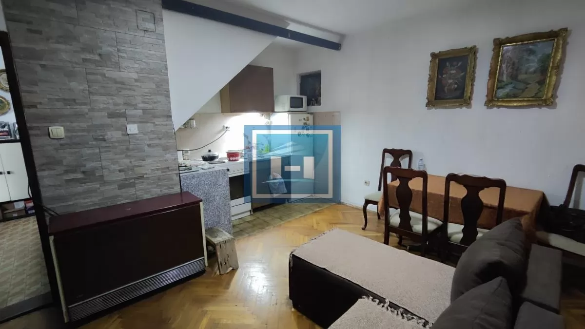 Kuća u okolini Jagodine na dva nivoa odmah useljiva sa svim priključcima 7