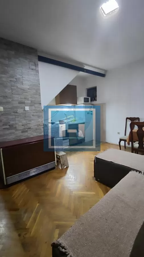 Kuća u okolini Jagodine na dva nivoa odmah useljiva sa svim priključcima 9