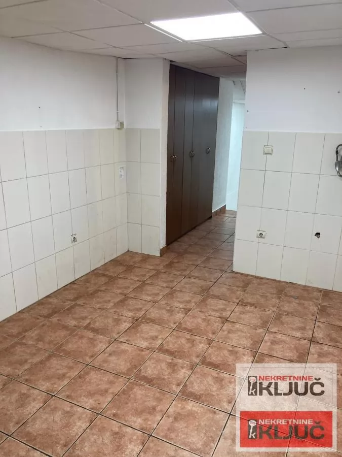 CARA DUŠANA IZDAJE SE VIŠENAMENSKI ULIČNI LOKAL 6