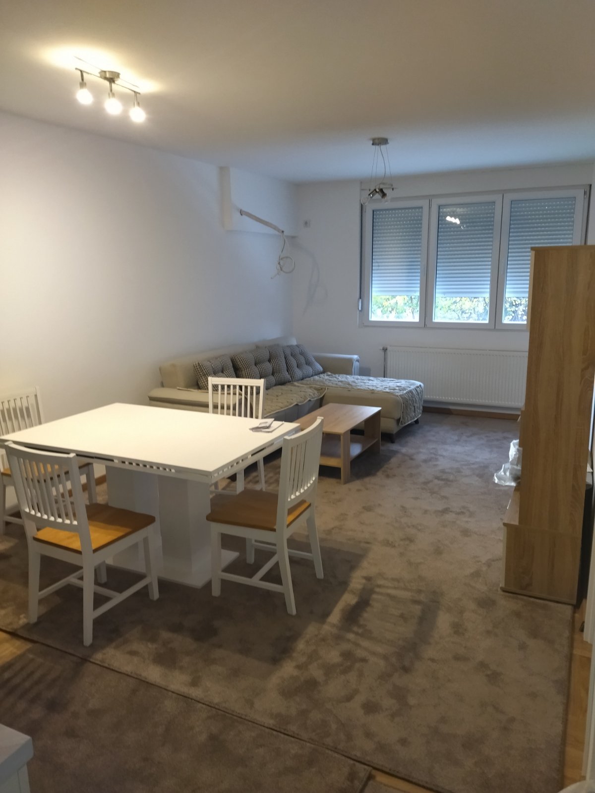 Izdajem nov  namešten stan u Nišu 2