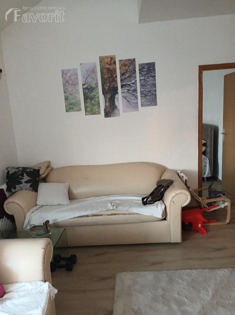 DORCOL, STRAHINJICA BANA, 76m2 2