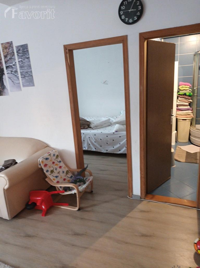 DORCOL, STRAHINJICA BANA, 76m2 3
