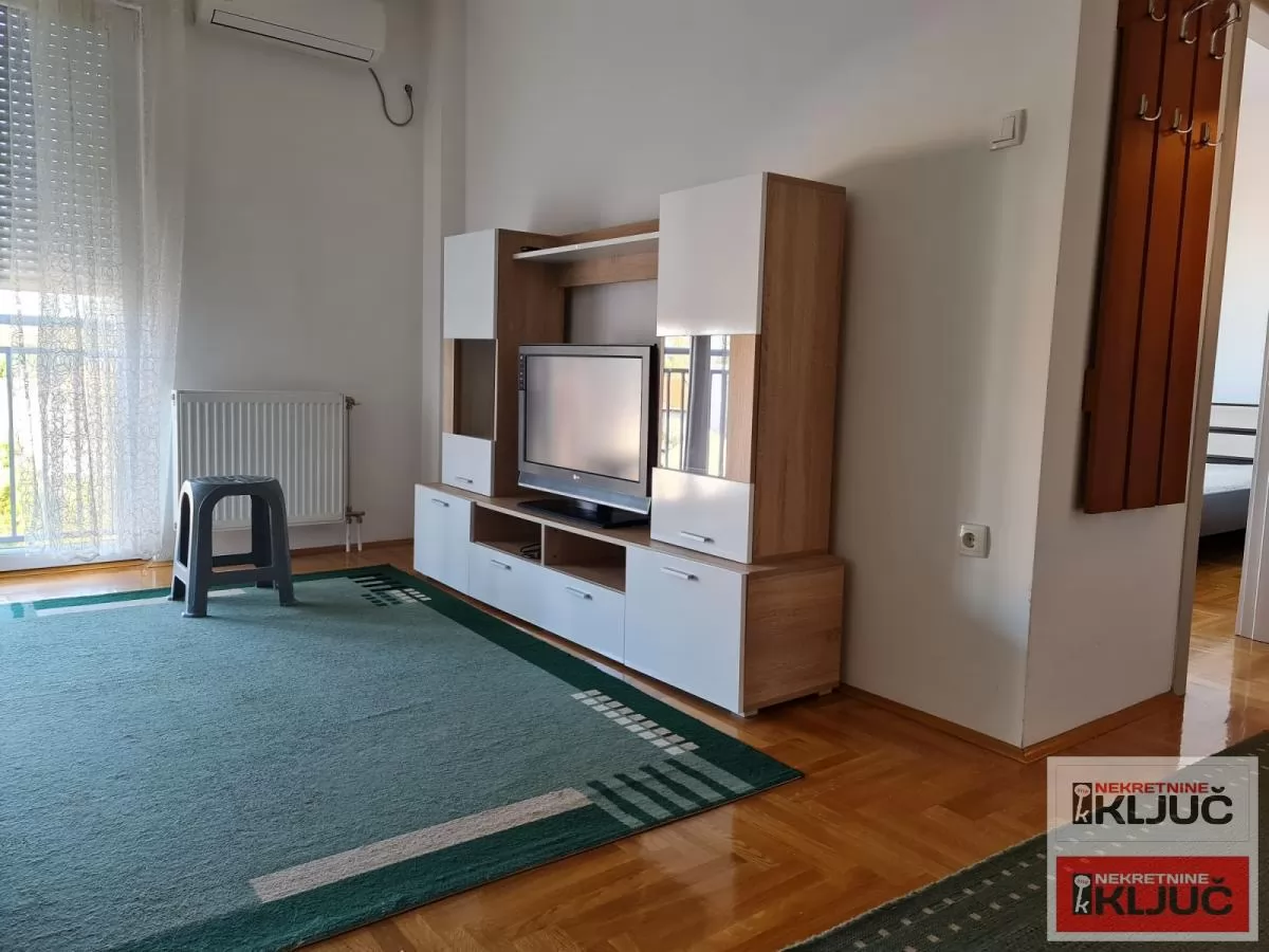 GRBAVICA IZDAJE SE JEDNOIPOSOBAN NAMEŠTEN STAN 2