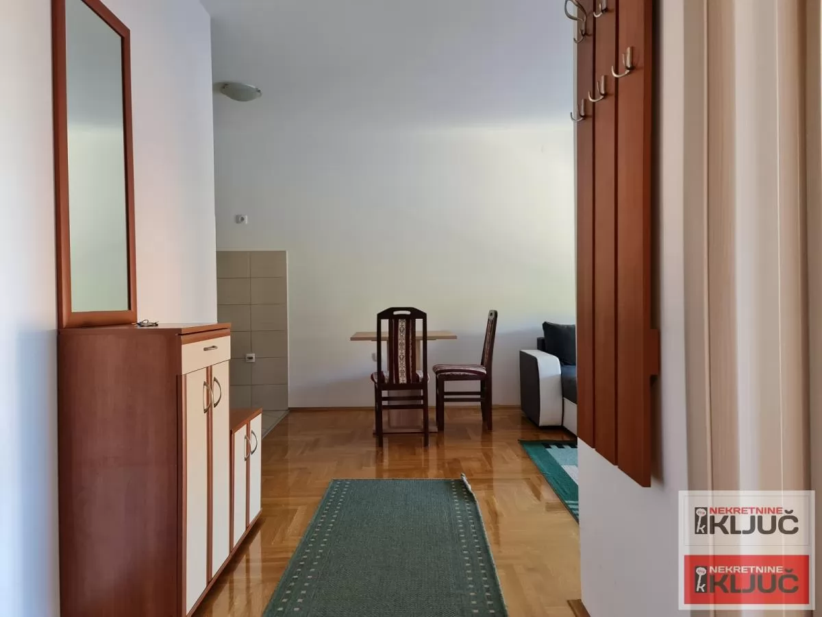 GRBAVICA IZDAJE SE JEDNOIPOSOBAN NAMEŠTEN STAN 4