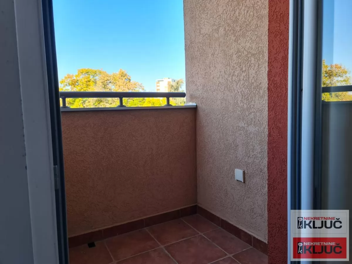 GRBAVICA IZDAJE SE JEDNOIPOSOBAN NAMEŠTEN STAN 8