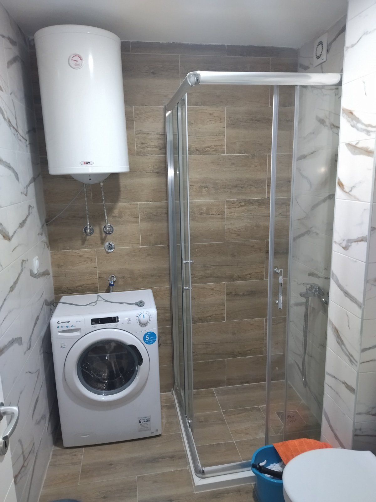 Izdajem nov  namešten stan u Nišu 5