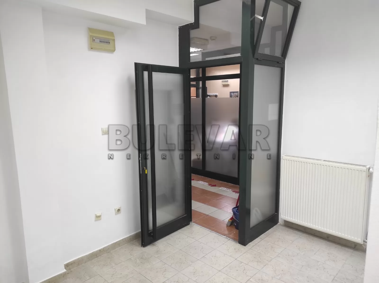 Lokal, 15 m2, Centar, Milutina Markovića ID: i-015399 10