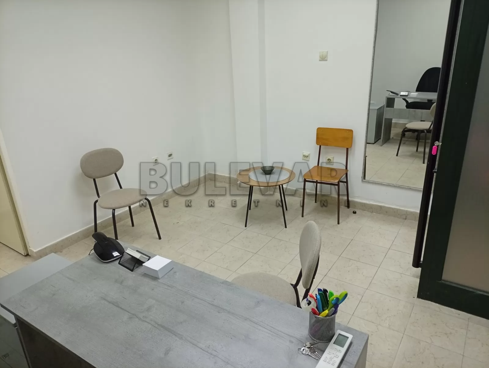 Lokal, 15 m2, Centar, Milutina Markovića ID: i-015399 2