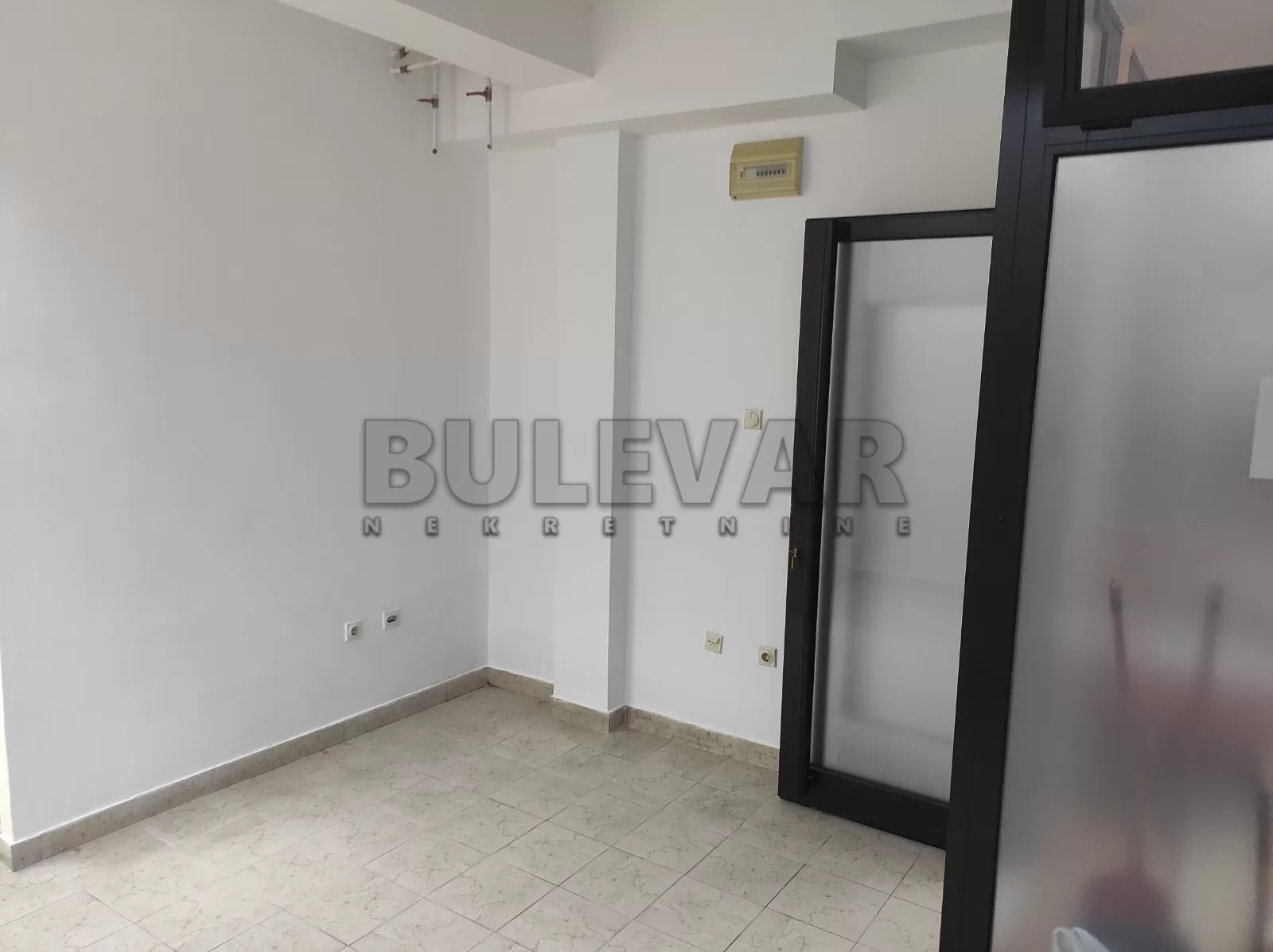 Lokal, 15 m2, Centar, Milutina Markovića ID: i-015399 9