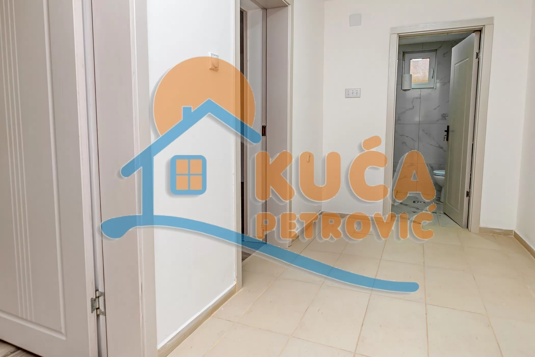 četvorosobna kuća, 204 m2, Gornji Komren, 7. jula ID: p-014661 11