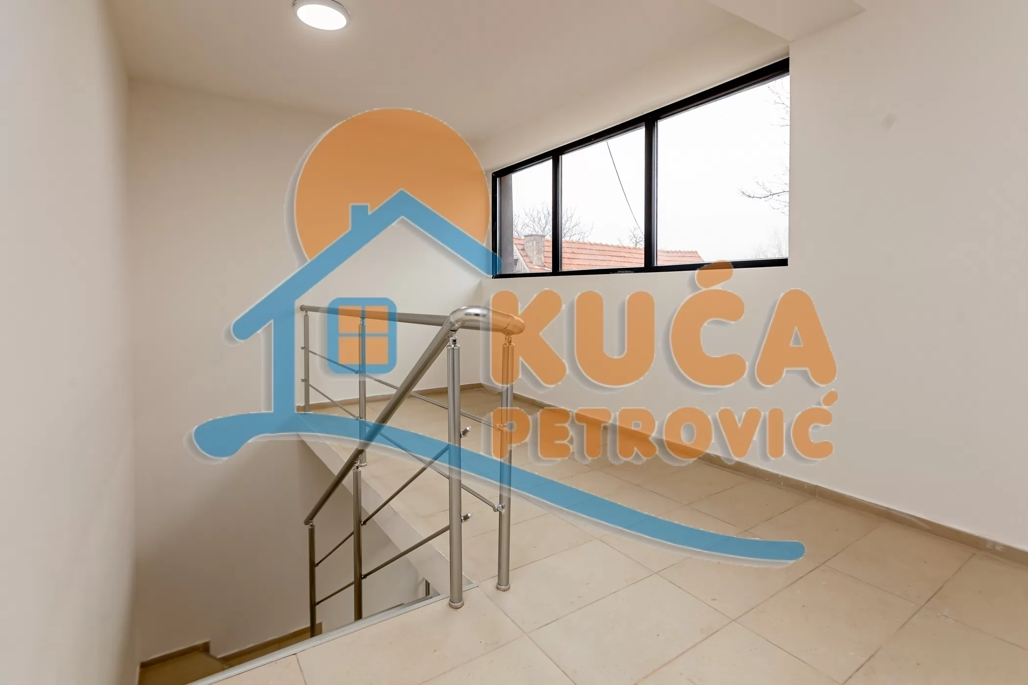 četvorosobna kuća, 204 m2, Gornji Komren, 7. jula ID: p-014661 14