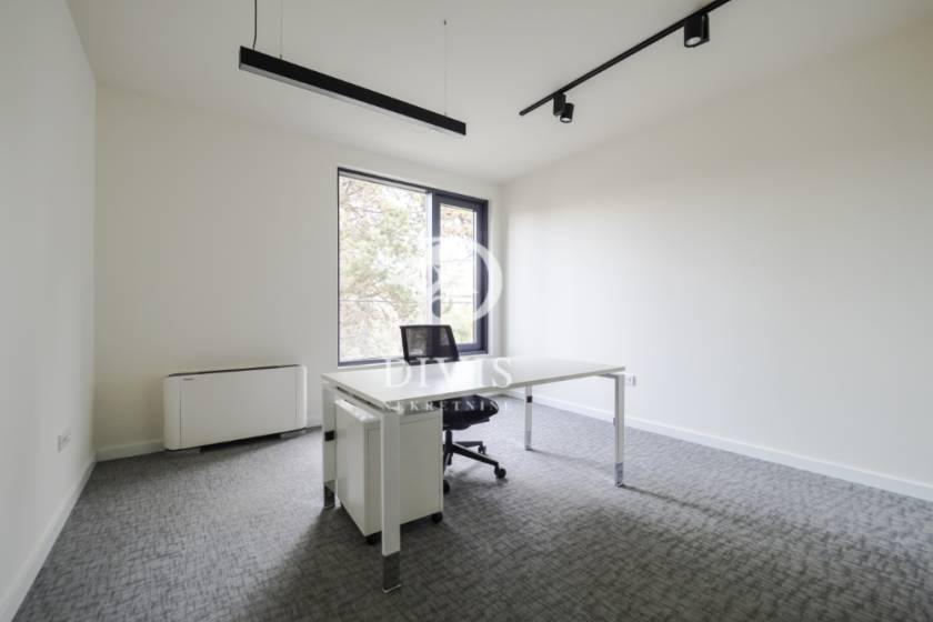 Poslovni prostor sa 9 kancelarija i garažom na Dedinju  268m2 4