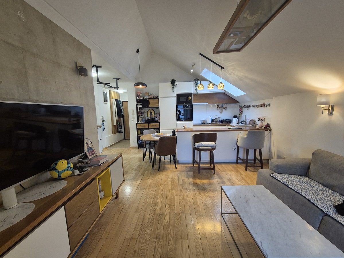 Renoviran 3 0 dupleks  Hadžipopovac  84m2  parking 2