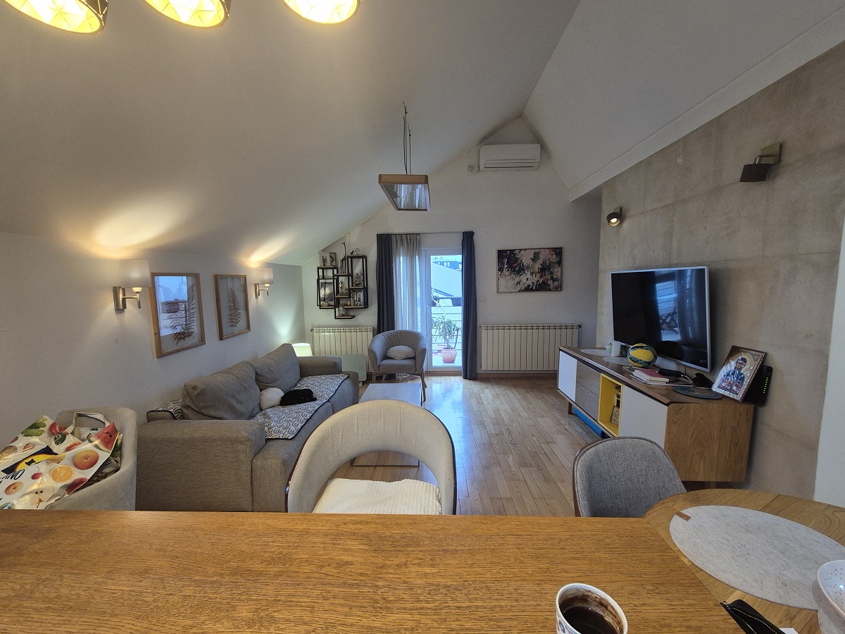 Renoviran 3 0 dupleks  Hadžipopovac  84m2  parking 1