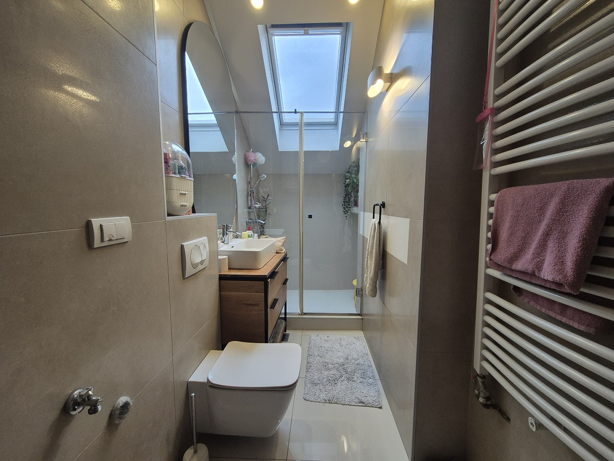 Renoviran 3 0 dupleks  Hadžipopovac  84m2  parking 5