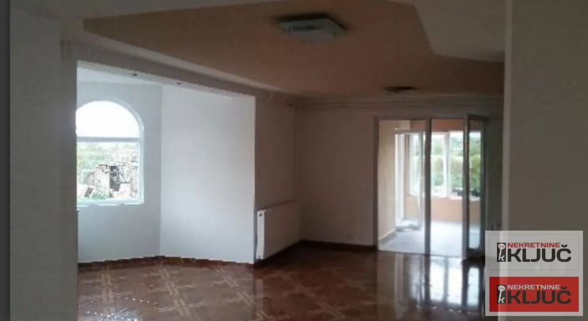 TRANDŽAMENT IZDAJE SE KUĆA ZA POSLOVNE DELATNOSTI ILI STANOVANJE 6