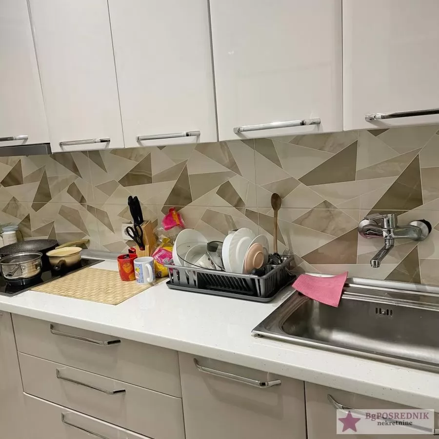 Voždovac, Crkva kralja Vladimira, Indire Gandi, 40m2 5