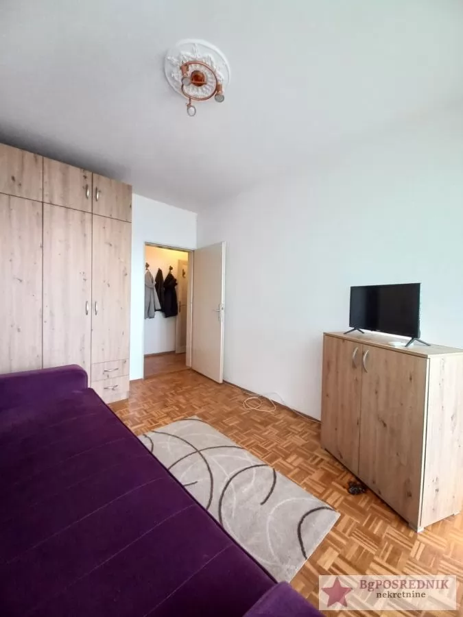 Zemun, Karađorđev trg, Karađorđeva, 78m2 4