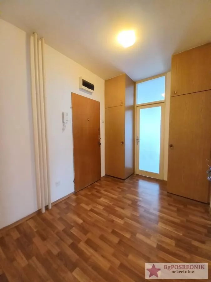 Zemun, Karađorđev trg, Karađorđeva, 78m2 6