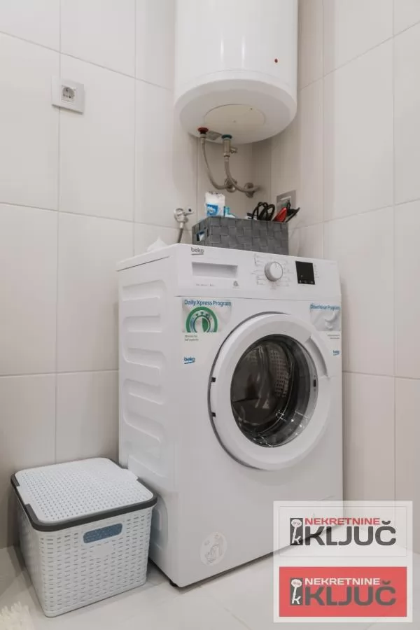 CENTAR, 38 m2, Jednoiposoban, LUX, NAMEŠTEN 17