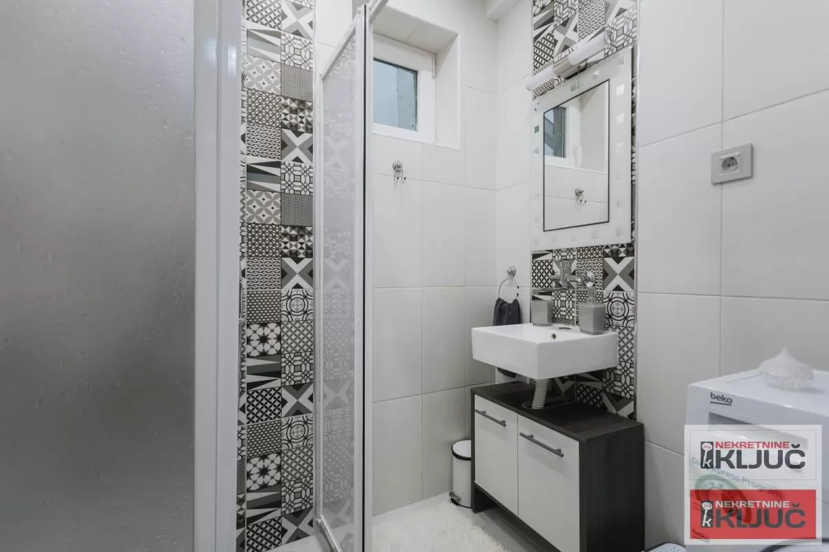 CENTAR, 38 m2, Jednoiposoban, LUX, NAMEŠTEN 19