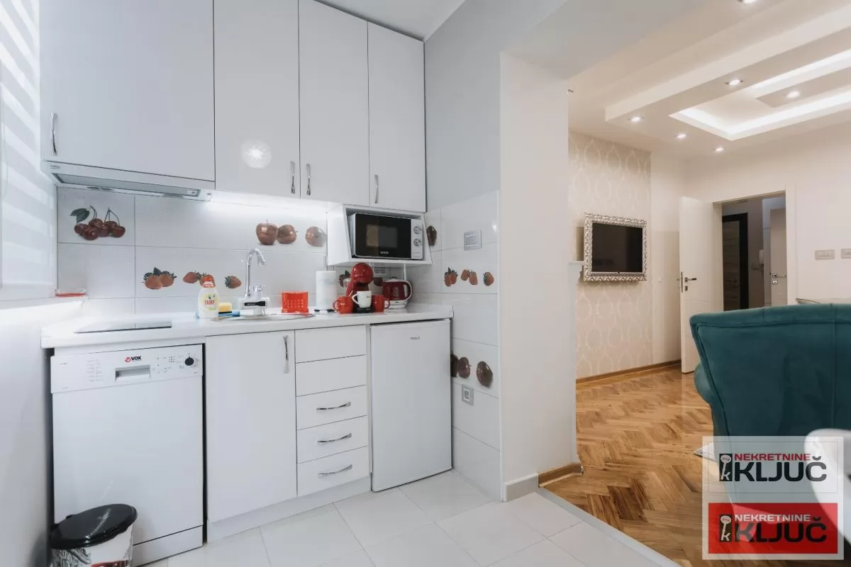 CENTAR, 38 m2, Jednoiposoban, LUX, NAMEŠTEN 6