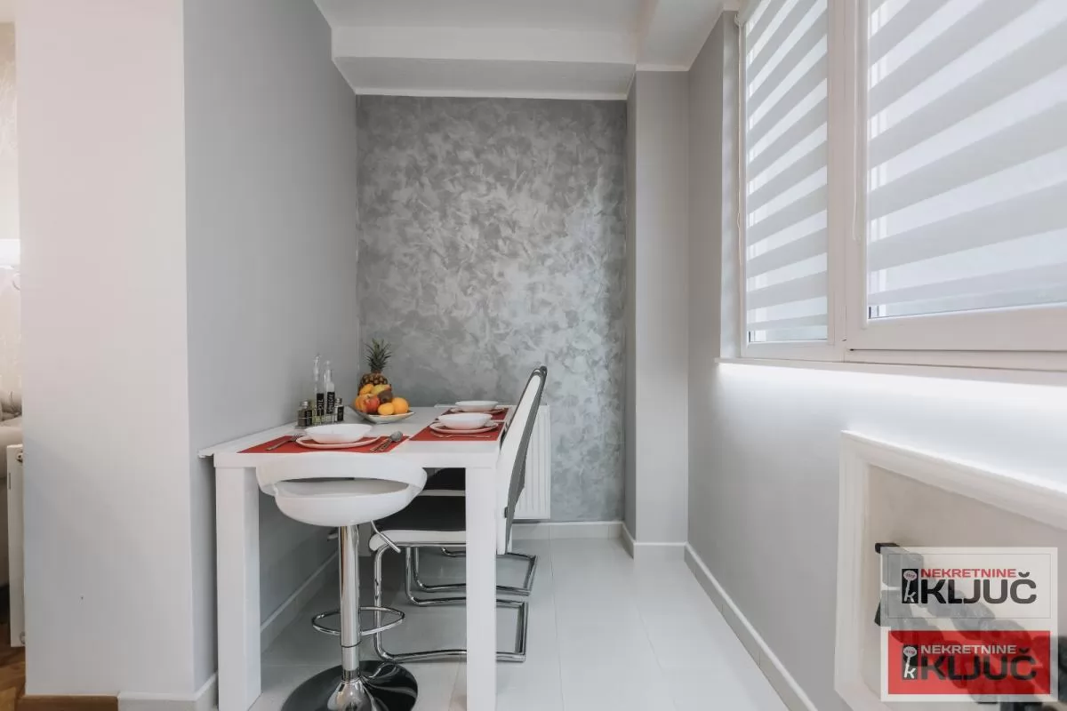 CENTAR, 38 m2, Jednoiposoban, LUX, NAMEŠTEN 9