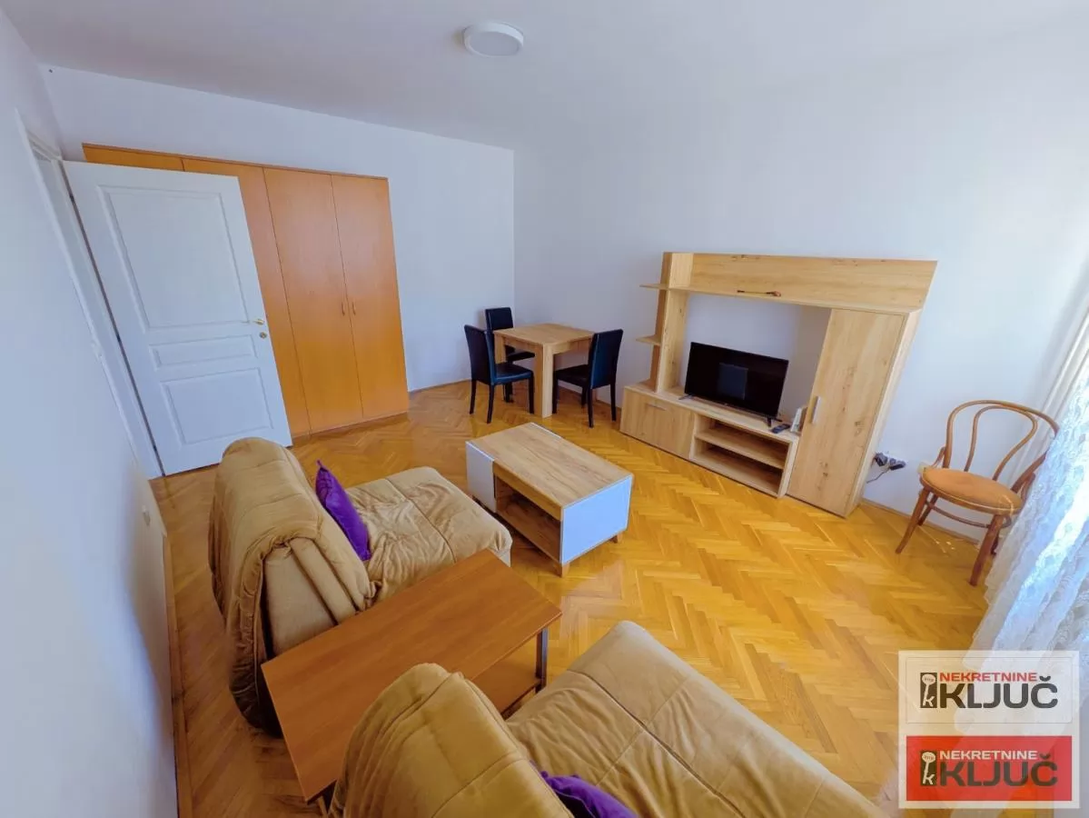 Dobar stan na Bulevaru oslobodjenja 1