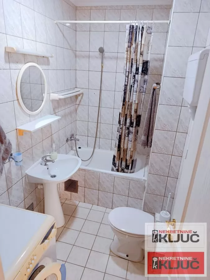 Dobar stan na Bulevaru oslobodjenja 5