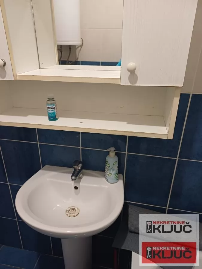 DOBAR STAN U CENTRU GRADA 9