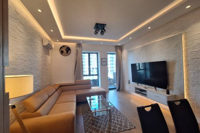 Luks opremljen stan sa terasom u zgradi Scala 78m2 2